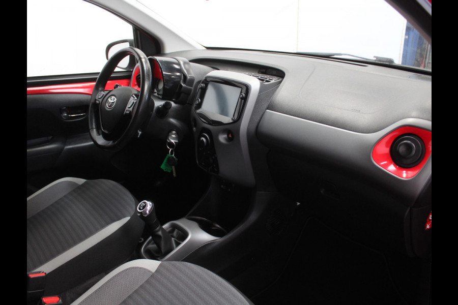 Toyota Aygo 1.0 VVT-i x-clusiv Cabrio Top AIRCO | CAMERA | CARPLAY | LED | DAB | LMV15 | STB | ELRM/SP