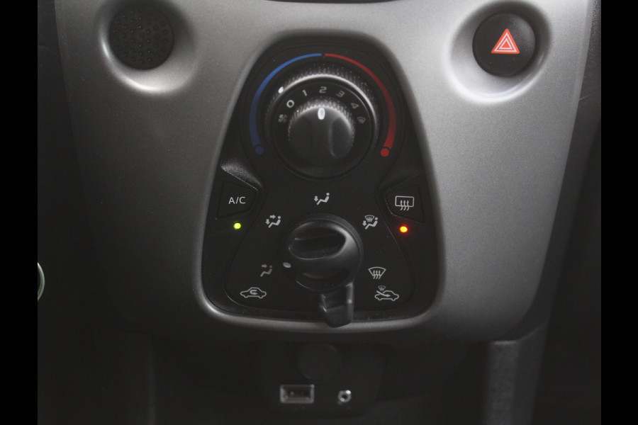 Toyota Aygo 1.0 VVT-i x-clusiv Cabrio Top AIRCO | CAMERA | CARPLAY | LED | DAB | LMV15 | STB | ELRM/SP