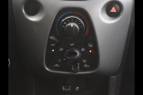 Toyota Aygo 1.0 VVT-i x-clusiv Cabrio Top AIRCO | CAMERA | CARPLAY | LED | DAB | LMV15 | STB | ELRM/SP