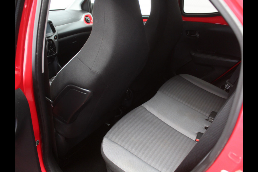 Toyota Aygo 1.0 VVT-i x-clusiv Cabrio Top AIRCO | CAMERA | CARPLAY | LED | DAB | LMV15 | STB | ELRM/SP