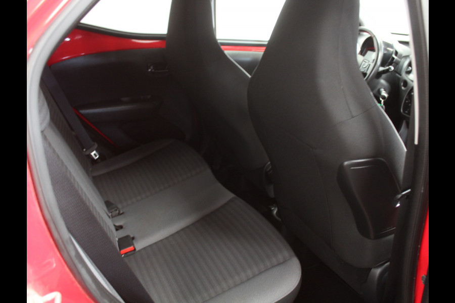 Toyota Aygo 1.0 VVT-i x-clusiv Cabrio Top AIRCO | CAMERA | CARPLAY | LED | DAB | LMV15 | STB | ELRM/SP