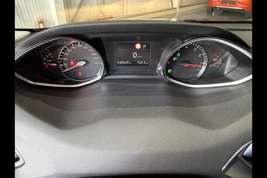Peugeot 308 1.2 130 PK Aut GT-Line | Navi | Pano | Led | Camera | Clima | PDC V+A | Cruise Control | 100% Onderhouden!