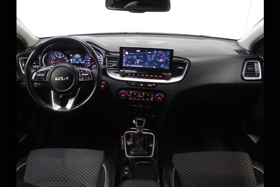 Kia Ceed 1.5 T-GDi MHEV DynamicPlusLine CAMERA | CARPLAY | LMV16 | AUTOMAAT | AFNBTRHAAK | LED | DAB | ADAPCRUISE | CLIMATE | NAVI | STOE