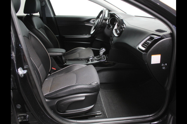 Kia Ceed 1.5 T-GDi MHEV DynamicPlusLine CAMERA | CARPLAY | LMV16 | AUTOMAAT | AFNBTRHAAK | LED | DAB | ADAPCRUISE | CLIMATE | NAVI | STOE