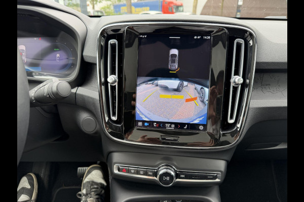 Volvo EC40 Recharge Core 70 kWh SOH 95% | STOEL & STUUR VERWARMING | ACHTERUITRIJCAMERA | 12 MND BOVAG GARANTIE| PANO| VOLVO DEALER ONDERHOUDEN|