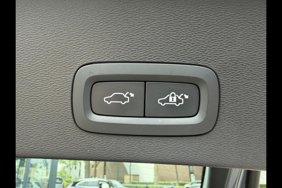 Volvo C40 Twin Motor Performance Ultra 82 kWh SOH 96% | ADAPT. CRUISE CONTROL | 360 GRADEN CAMERA | STOEL & STUUR VERWARMING | HARMAN/KARDON AUDIO | MEMORY SEATS