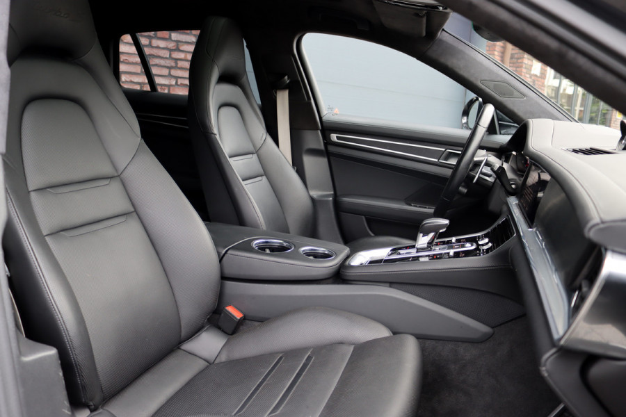 Porsche Panamera Sport Turismo 4.0 Turbo S E-Hybrid | 700pk | Luchtvering | Achterasbesturing | Burmester | Massage | HUD | Stoelventilatie | Panoramadak | Verwarmd Stuurwiel | ACC | Exclusive Design |