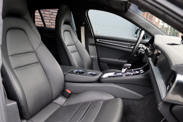 Porsche Panamera Sport Turismo 4.0 Turbo S E-Hybrid | 700pk | Luchtvering | Achterasbesturing | Burmester | Massage | HUD | Stoelventilatie | Panoramadak | Verwarmd Stuurwiel | ACC | Exclusive Design |