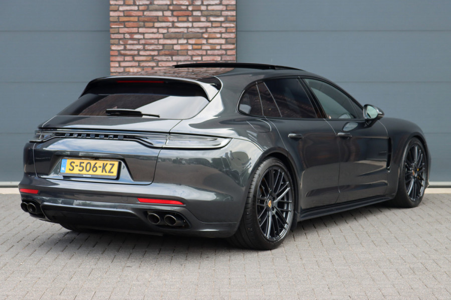 Porsche Panamera Sport Turismo 4.0 Turbo S E-Hybrid | 700pk | Luchtvering | Achterasbesturing | Burmester | Massage | HUD | Stoelventilatie | Panoramadak | Verwarmd Stuurwiel | ACC | Exclusive Design |