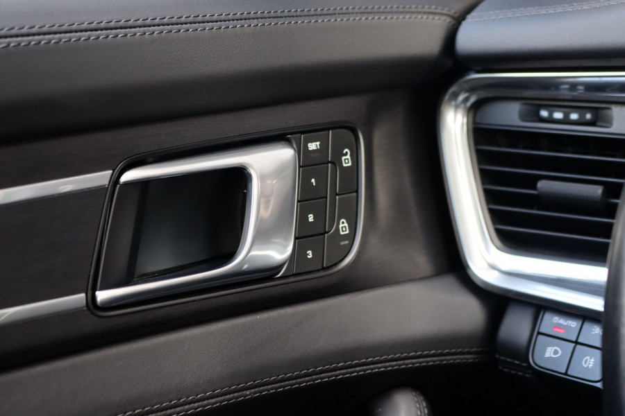 Porsche Panamera Sport Turismo 4.0 Turbo S E-Hybrid | 700pk | Luchtvering | Achterasbesturing | Burmester | Massage | HUD | Stoelventilatie | Panoramadak | Verwarmd Stuurwiel | ACC | Exclusive Design |