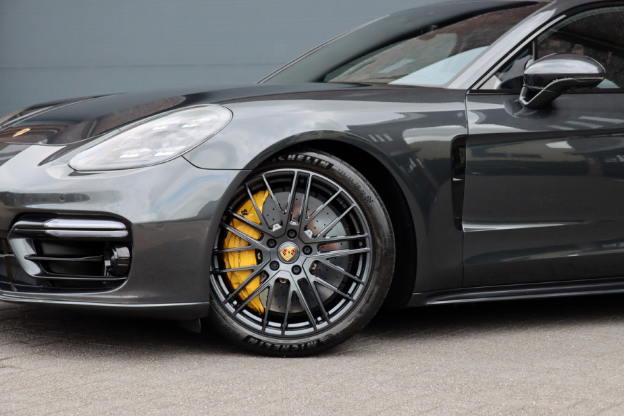 Porsche Panamera Sport Turismo 4.0 Turbo S E-Hybrid | 700pk | Luchtvering | Achterasbesturing | Burmester | Massage | HUD | Stoelventilatie | Panoramadak | Verwarmd Stuurwiel | ACC | Exclusive Design |