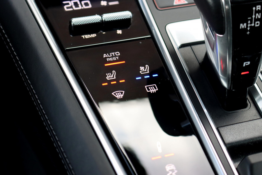 Porsche Panamera Sport Turismo 4.0 Turbo S E-Hybrid | 700pk | Luchtvering | Achterasbesturing | Burmester | Massage | HUD | Stoelventilatie | Panoramadak | Verwarmd Stuurwiel | ACC | Exclusive Design |