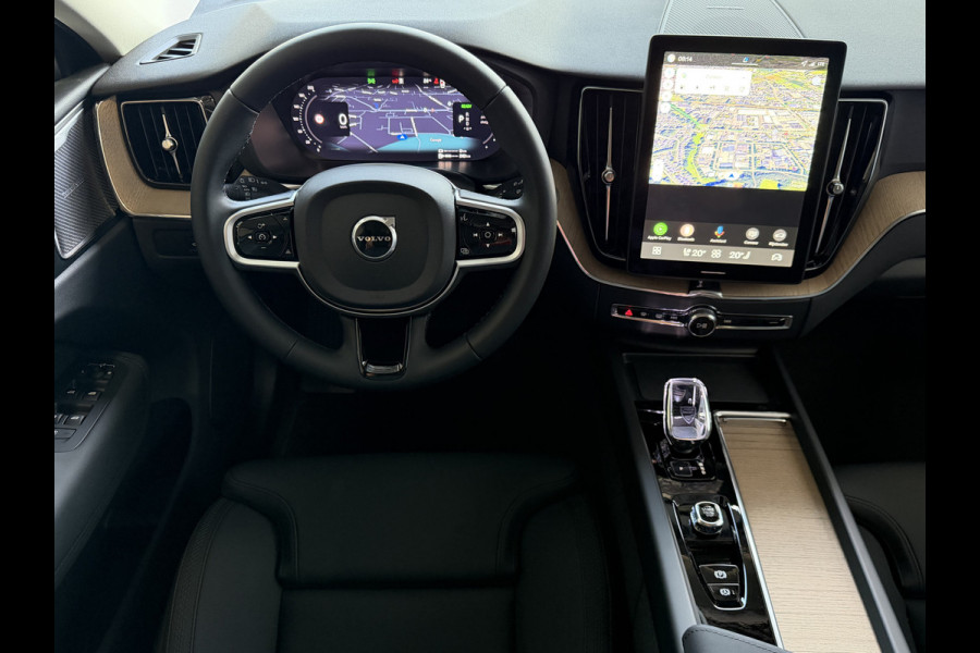 Volvo XC60 2.0 T8 455PK AWD ULTRA DARK NIEUWE AUTO ELEK.TREKHAAK HARMAN KARDON HEADUP 360.CAM STOEL/STUUR VERW LEER SCHUIFDAK