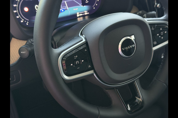 Volvo XC60 2.0 T8 455PK AWD ULTRA DARK NIEUWE AUTO ELEK.TREKHAAK HARMAN KARDON HEADUP 360.CAM STOEL/STUUR VERW LEER SCHUIFDAK