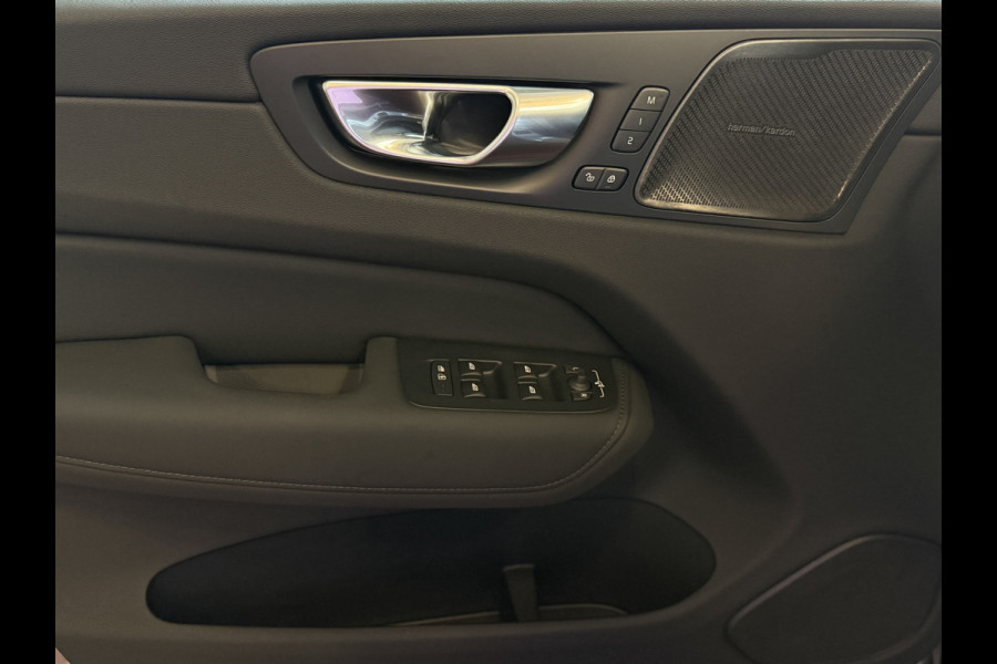 Volvo XC60 2.0 T8 455PK AWD ULTRA DARK NIEUWE AUTO ELEK.TREKHAAK HARMAN KARDON HEADUP 360.CAM STOEL/STUUR VERW LEER SCHUIFDAK
