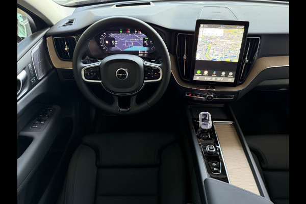 Volvo XC60 2.0 T8 455PK AWD ULTRA DARK NIEUWE AUTO ELEK.TREKHAAK HARMAN KARDON HEADUP 360.CAM STOEL/STUUR VERW LEER SCHUIFDAK