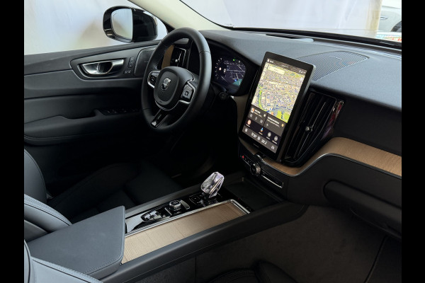 Volvo XC60 2.0 T8 455PK AWD ULTRA DARK NIEUWE AUTO ELEK.TREKHAAK HARMAN KARDON HEADUP 360.CAM STOEL/STUUR VERW LEER SCHUIFDAK