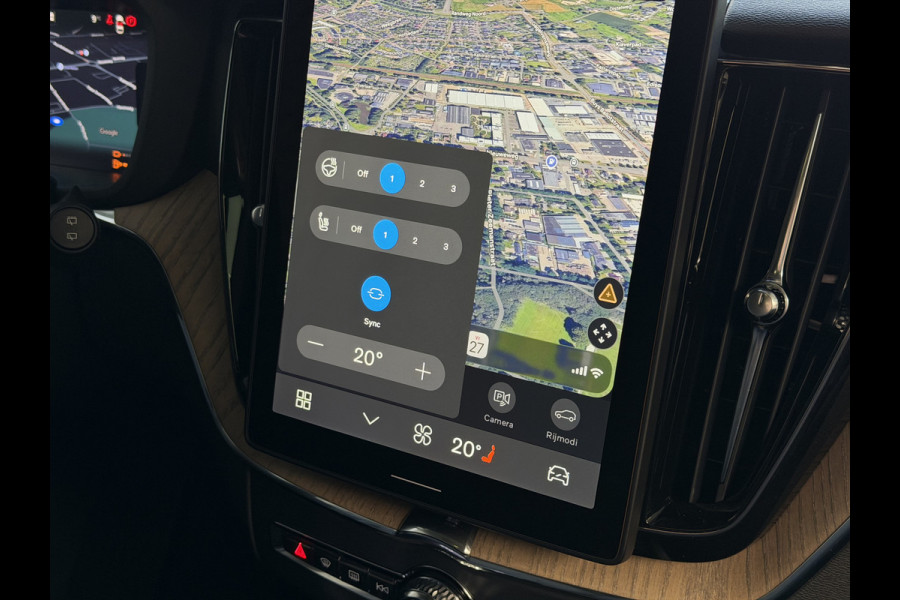 Volvo XC60 2.0 T8 455PK AWD ULTRA DARK NIEUWE AUTO ELEK.TREKHAAK HARMAN KARDON HEADUP 360.CAM STOEL/STUUR VERW LEER SCHUIFDAK