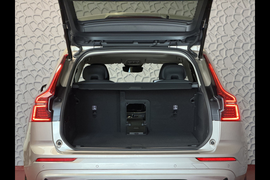 Volvo XC60 2.0 T8 455PK AWD ULTRA DARK NIEUWE AUTO ELEK.TREKHAAK HARMAN KARDON HEADUP 360.CAM STOEL/STUUR VERW LEER SCHUIFDAK