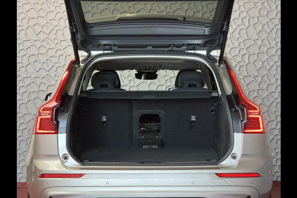 Volvo XC60 2.0 T8 455PK AWD ULTRA DARK NIEUWE AUTO ELEK.TREKHAAK HARMAN KARDON HEADUP 360.CAM STOEL/STUUR VERW LEER SCHUIFDAK