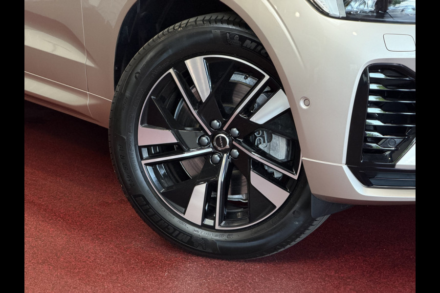 Volvo XC60 2.0 T8 455PK AWD ULTRA DARK NIEUWE AUTO ELEK.TREKHAAK HARMAN KARDON HEADUP 360.CAM STOEL/STUUR VERW LEER SCHUIFDAK