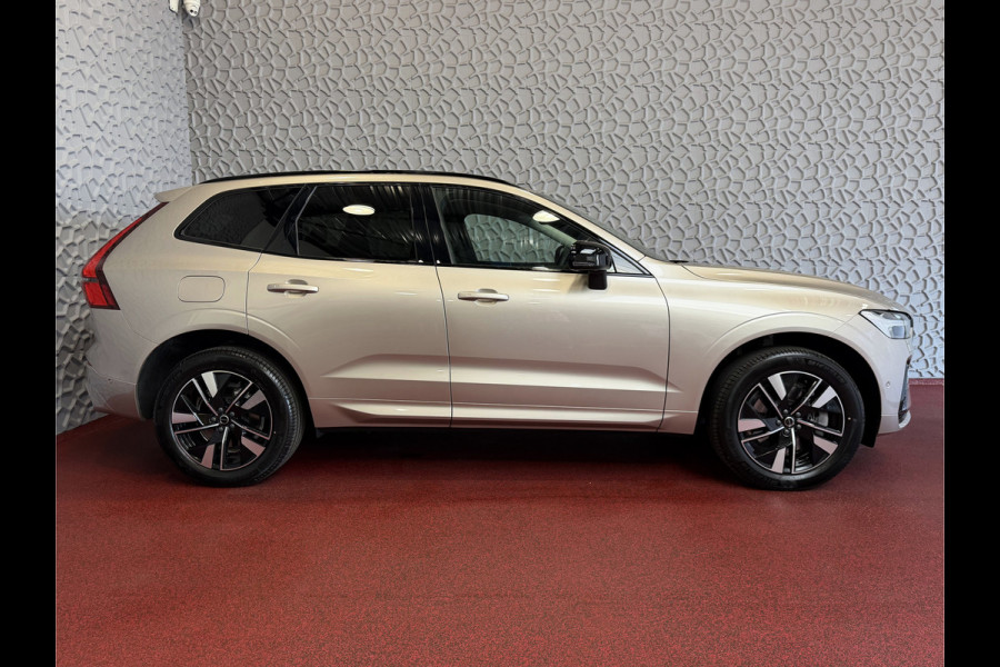 Volvo XC60 2.0 T8 455PK AWD ULTRA DARK NIEUWE AUTO ELEK.TREKHAAK HARMAN KARDON HEADUP 360.CAM STOEL/STUUR VERW LEER SCHUIFDAK