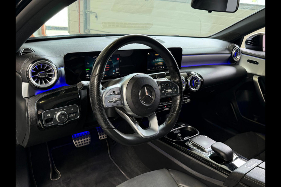 Mercedes-Benz A-Klasse 250 e AMG Night Edition Automaat, Navi, Carplay, Sfeer Verlichting, Trekhaak