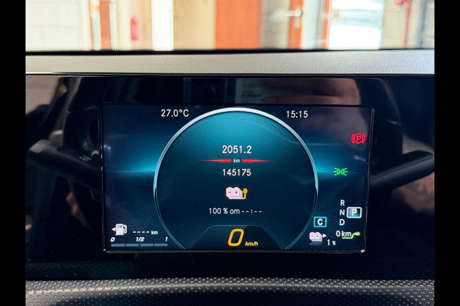 Mercedes-Benz A-Klasse 250 e AMG Night Edition Automaat, Navi, Carplay, Sfeer Verlichting, Trekhaak