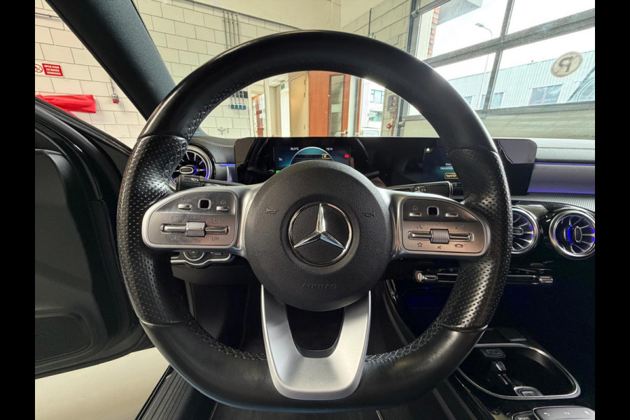 Mercedes-Benz A-Klasse 250 e AMG Night Edition Automaat, Navi, Carplay, Sfeer Verlichting, Trekhaak