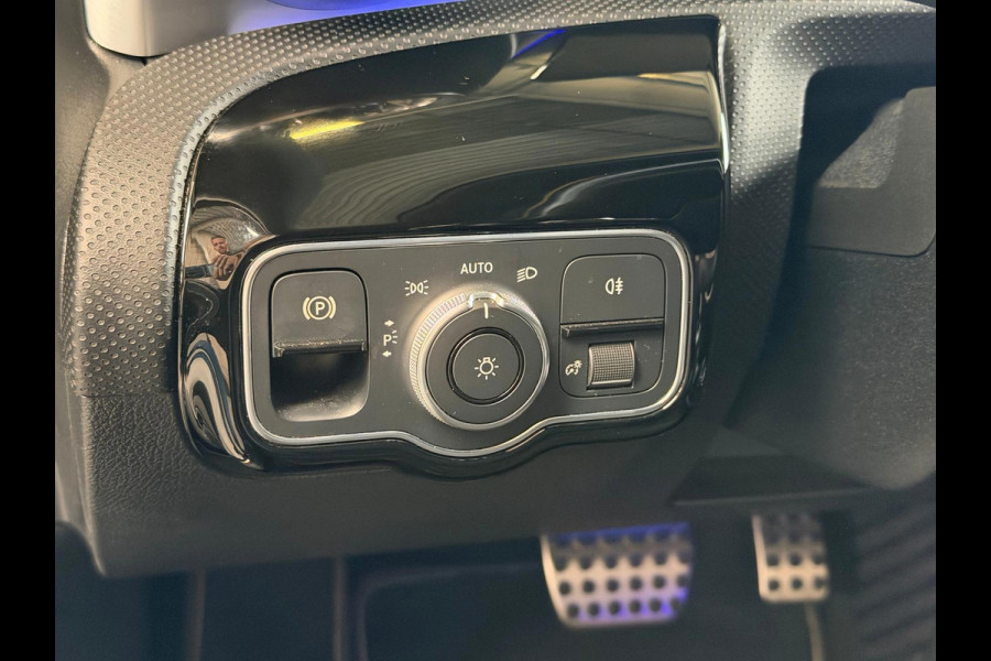 Mercedes-Benz A-Klasse 250 e AMG Night Edition Automaat, Navi, Carplay, Sfeer Verlichting, Trekhaak