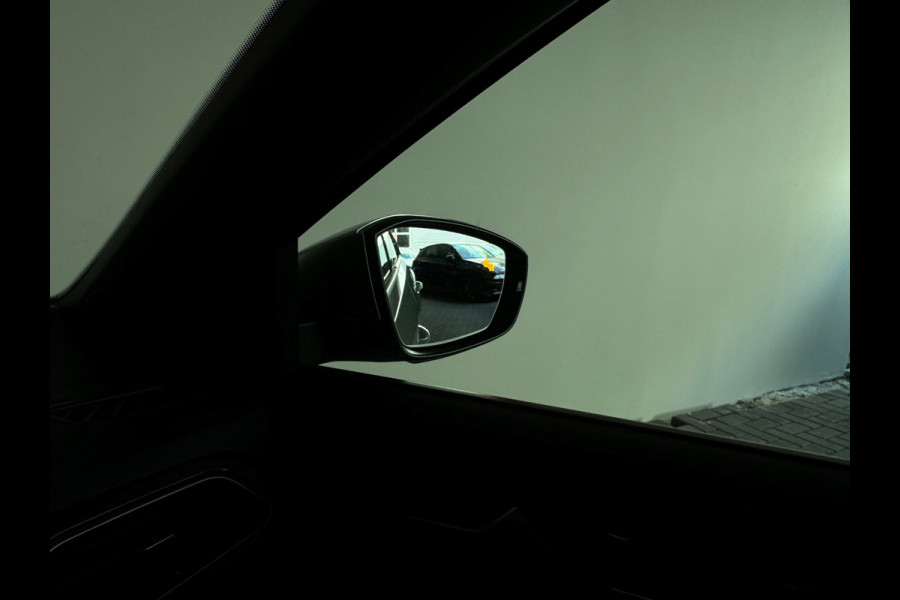 Volkswagen T-Roc 2.0 TSI 4Motion R Pano|BlindSpot|ACC|Lane Assist|DCC|Camera