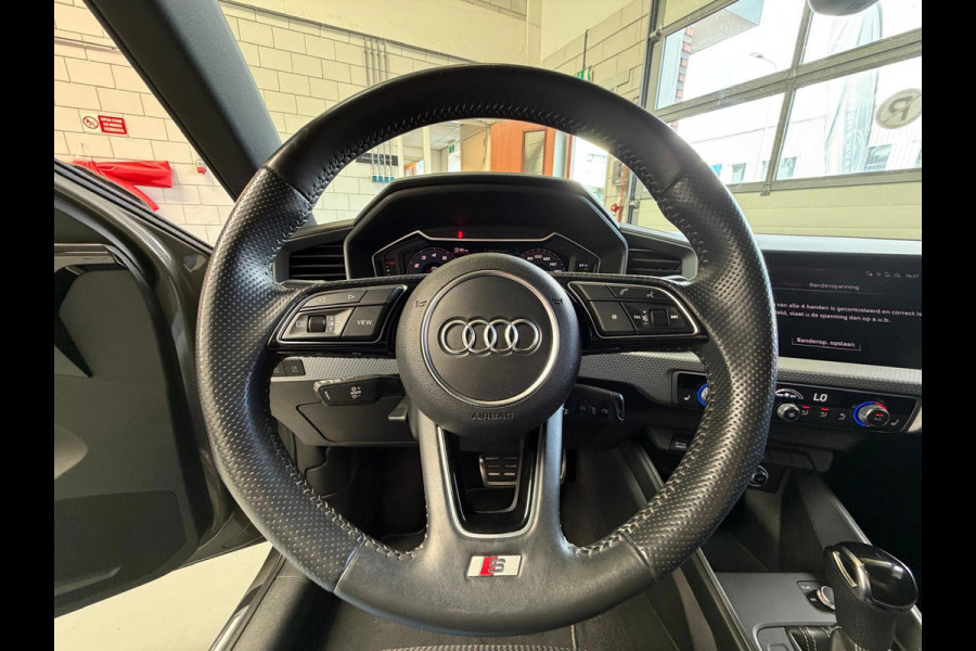 Audi A1 Sportback 30 TFSI S Line edition one, Automaat, Carplay, Stoelverwarming