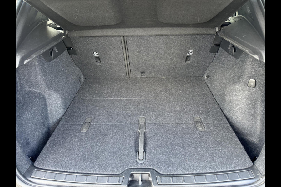 Volvo XC40 1.5 T2 Essential Automaat | Navigation Tech Pakket | Full Led | LM 17 Inch |