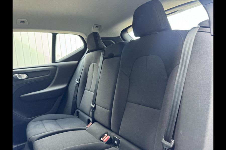Volvo XC40 1.5 T2 Essential Automaat | Navigation Tech Pakket | Full Led | LM 17 Inch |