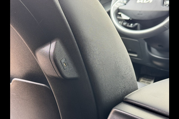 Kia Niro EV Executive Line 64.8 kWh SOH 98% All season V2L Harman Kardon Schuifdak Leder