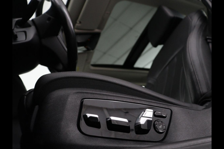 BMW 5 Serie Touring 520i High Executive | Panoramadak | Trekhaak | Head-Up | Stoelventilatie | Stoel & Stuurverwarming | Adaptive cruise | Navigatie | DAB+ | Carplay | Sfeerverlichting | Park assist | Climate control