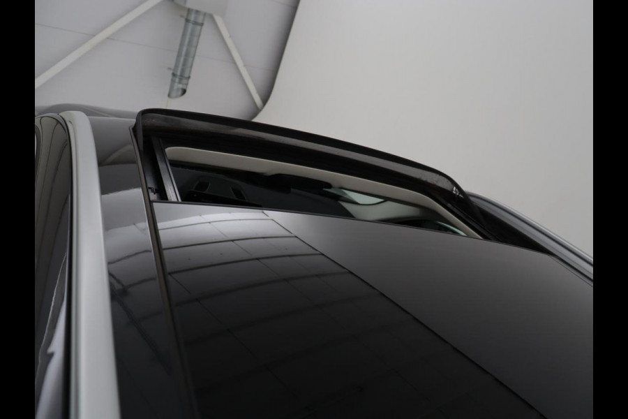 BMW 5 Serie Touring 520i High Executive | Panoramadak | Trekhaak | Head-Up | Stoelventilatie | Stoel & Stuurverwarming | Adaptive cruise | Navigatie | DAB+ | Carplay | Sfeerverlichting | Park assist | Climate control