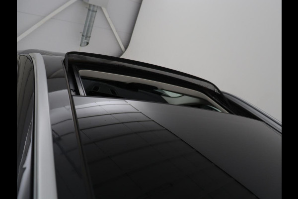 BMW 5 Serie Touring 520i High Executive | Panoramadak | Trekhaak | Head-Up | Stoelventilatie | Stoel & Stuurverwarming | Adaptive cruise | Navigatie | DAB+ | Carplay | Sfeerverlichting | Park assist | Climate control