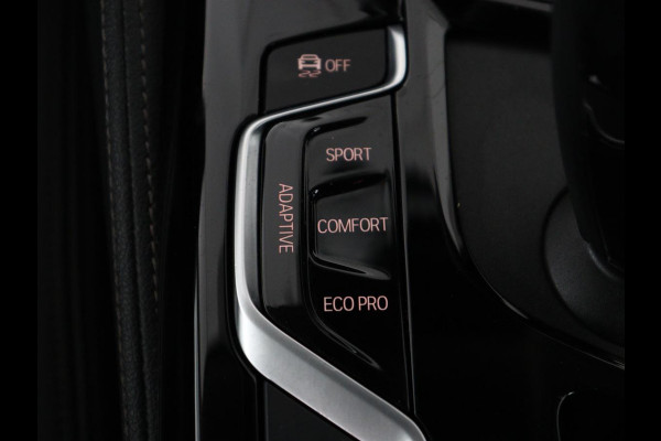 BMW 5 Serie Touring 520i High Executive | Panoramadak | Trekhaak | Head-Up | Stoelventilatie | Stoel & Stuurverwarming | Adaptive cruise | Navigatie | DAB+ | Carplay | Sfeerverlichting | Park assist | Climate control