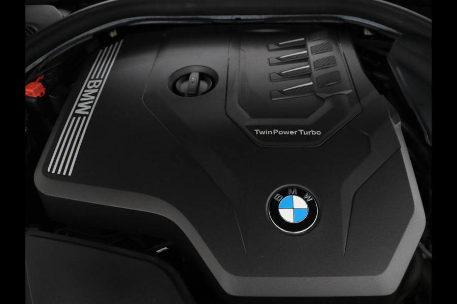 BMW 5 Serie Touring 520i High Executive | Panoramadak | Trekhaak | Head-Up | Stoelventilatie | Stoel & Stuurverwarming | Adaptive cruise | Navigatie | DAB+ | Carplay | Sfeerverlichting | Park assist | Climate control