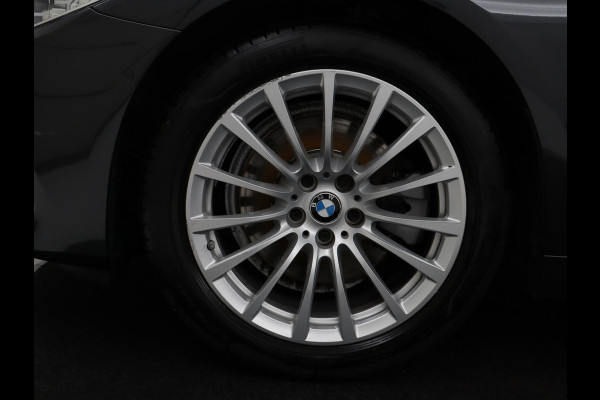 BMW 5 Serie Touring 520i High Executive | Panoramadak | Trekhaak | Head-Up | Stoelventilatie | Stoel & Stuurverwarming | Adaptive cruise | Navigatie | DAB+ | Carplay | Sfeerverlichting | Park assist | Climate control
