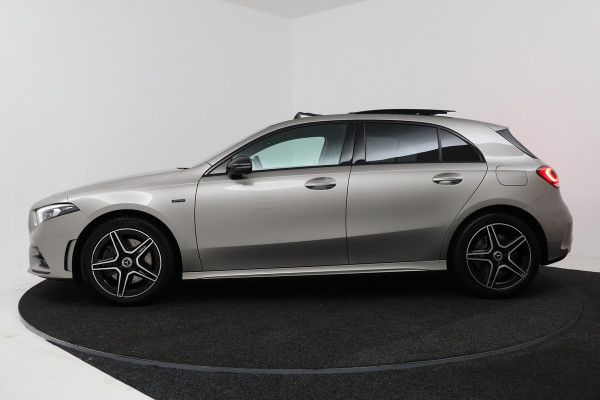 Mercedes-Benz A-Klasse 250 e Business Solution AMG Limited (PANORAMADAK, SFEER, STOELVERWARMING, ELEKTR STOELEN, CAMERA)