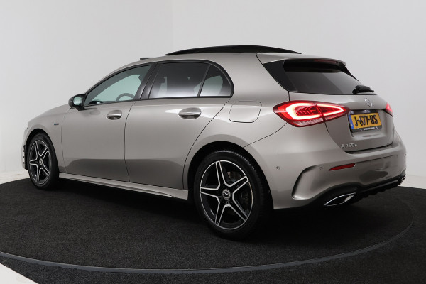 Mercedes-Benz A-Klasse 250 e Business Solution AMG Limited (PANORAMADAK, SFEER, STOELVERWARMING, ELEKTR STOELEN, CAMERA)
