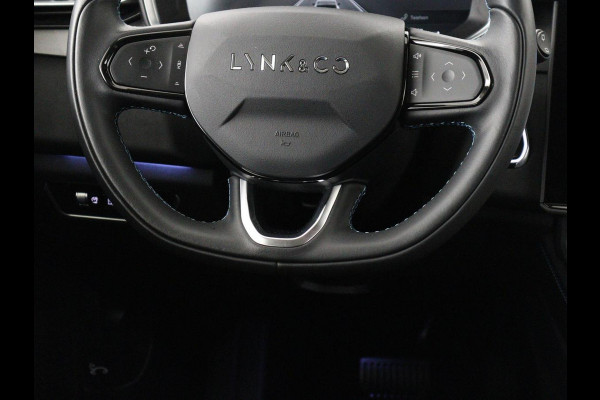Lynk & Co 01 1.5 | SOH 88,3% | Panoramadak | Trekhaak | 360 Camera | Adaptive cruise | Climate control | Carplay | DAB+ | Bluetooth | Stoelverwarming | Sfeerverlichting | Park assist | Lane assist | Infinity audio | Rijstrookwissel waarschuwing