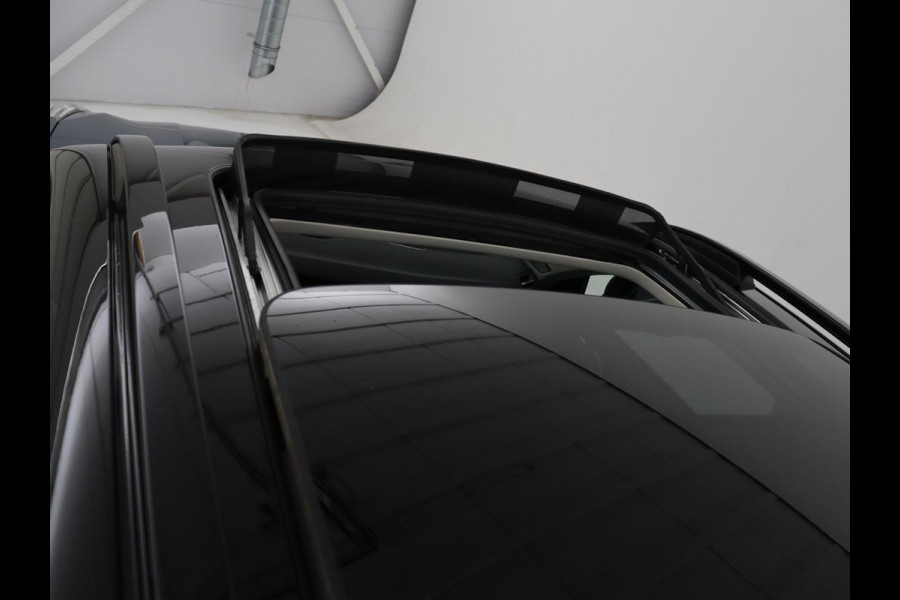 Lynk & Co 01 1.5 | SOH 88,3% | Panoramadak | Trekhaak | 360 Camera | Adaptive cruise | Climate control | Carplay | DAB+ | Bluetooth | Stoelverwarming | Sfeerverlichting | Park assist | Lane assist | Infinity audio | Rijstrookwissel waarschuwing