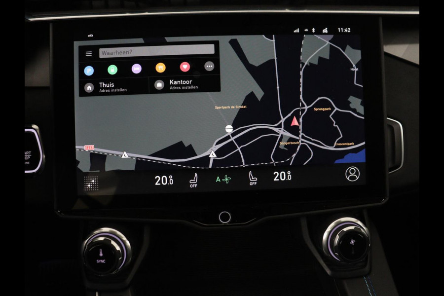 Lynk & Co 01 1.5 | SOH 88,3% | Panoramadak | Trekhaak | 360 Camera | Adaptive cruise | Climate control | Carplay | DAB+ | Bluetooth | Stoelverwarming | Sfeerverlichting | Park assist | Lane assist | Infinity audio | Rijstrookwissel waarschuwing