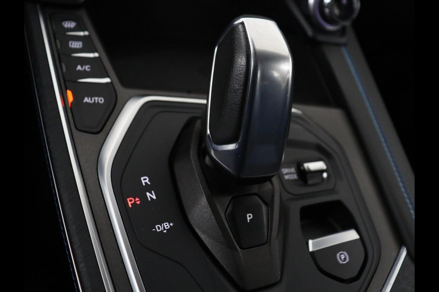 Lynk & Co 01 1.5 | SOH 88,3% | Panoramadak | Trekhaak | 360 Camera | Adaptive cruise | Climate control | Carplay | DAB+ | Bluetooth | Stoelverwarming | Sfeerverlichting | Park assist | Lane assist | Infinity audio | Rijstrookwissel waarschuwing
