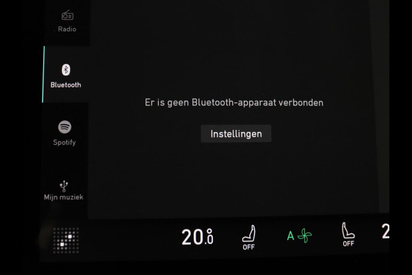Lynk & Co 01 1.5 | SOH 88,3% | Panoramadak | Trekhaak | 360 Camera | Adaptive cruise | Climate control | Carplay | DAB+ | Bluetooth | Stoelverwarming | Sfeerverlichting | Park assist | Lane assist | Infinity audio | Rijstrookwissel waarschuwing