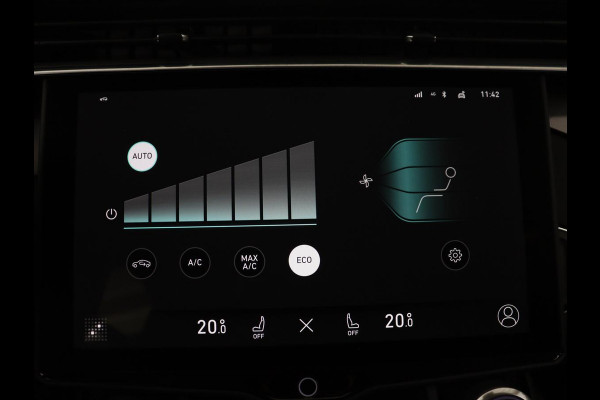 Lynk & Co 01 1.5 | SOH 88,3% | Panoramadak | Trekhaak | 360 Camera | Adaptive cruise | Climate control | Carplay | DAB+ | Bluetooth | Stoelverwarming | Sfeerverlichting | Park assist | Lane assist | Infinity audio | Rijstrookwissel waarschuwing