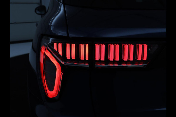 Lynk & Co 01 1.5 | SOH 88,3% | Panoramadak | Trekhaak | 360 Camera | Adaptive cruise | Climate control | Carplay | DAB+ | Bluetooth | Stoelverwarming | Sfeerverlichting | Park assist | Lane assist | Infinity audio | Rijstrookwissel waarschuwing